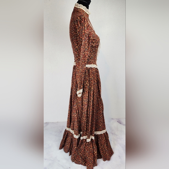 Hand crafted vintage 1970s Gunee Sax pattern Prarie cottagecore theater dress - Picture 11 of 16